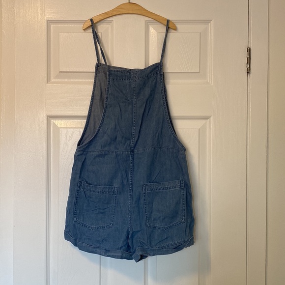 Abercrombie & Fitch denim overall romper. Size S - Picture 2 of 3